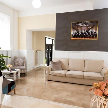 Hotel Dszsu Trenčianske Teplice Екстериор снимка