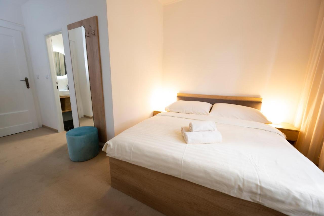 Hotel Dszsu Trenčianske Teplice Екстериор снимка