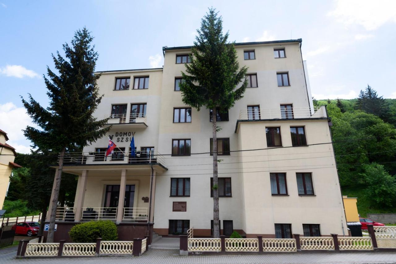 Hotel Dszsu Trenčianske Teplice Екстериор снимка