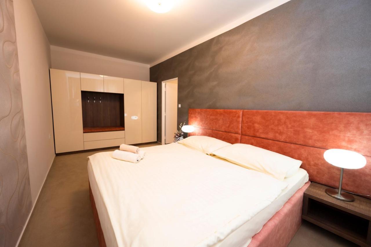 Hotel Dszsu Trenčianske Teplice Екстериор снимка