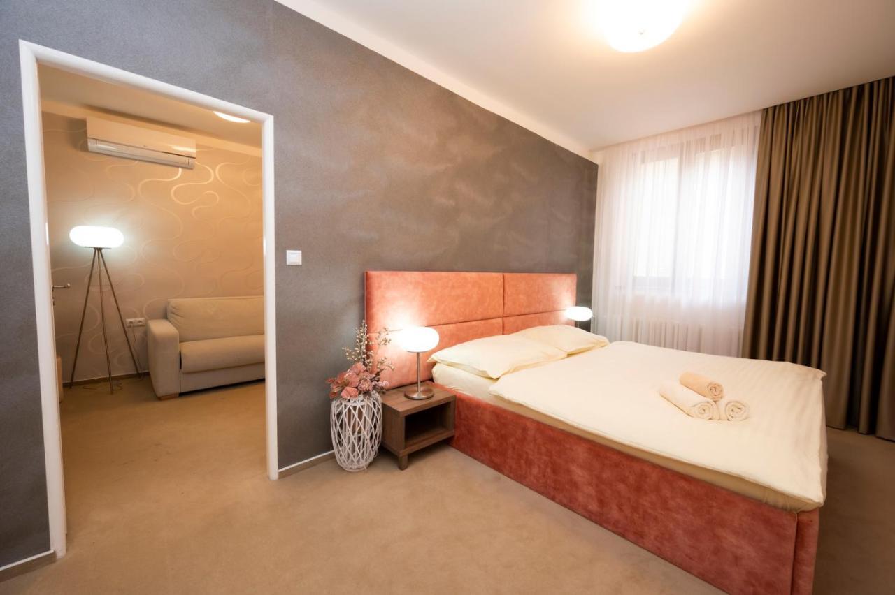 Hotel Dszsu Trenčianske Teplice Екстериор снимка